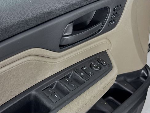 Certified 2018 Honda Odyssey EX-L image 17