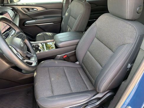 Certified 2024 Chevrolet Traverse LS w/ Midnight/Sport Edition FWD image 25