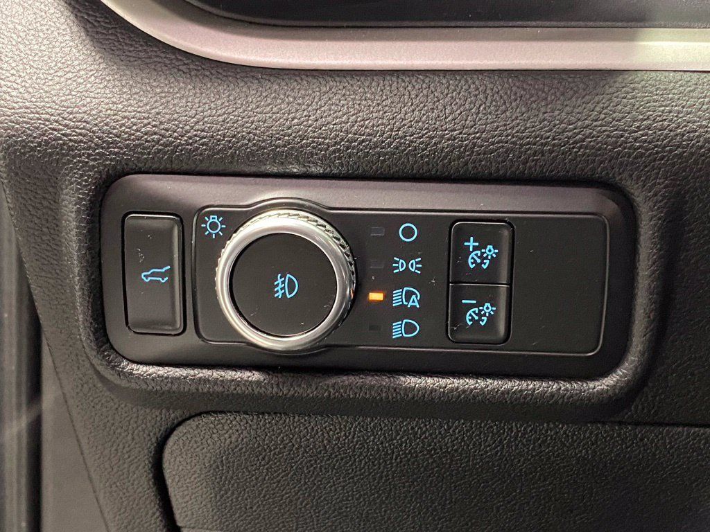 Used 2020 Ford Explorer XLT w/ Equipment Group 202A AWD/4WD image 20