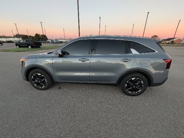 Used 2024 Kia Sorento S w/ Panoramic Sunroof Package FWD image 12