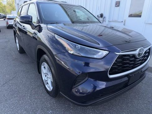 Used 2023 Toyota Highlander L AWD/4WD image 1