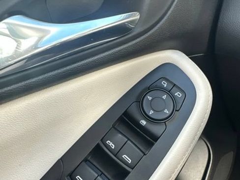 Used 2023 Buick Encore GX Select w/ Safety Package II AWD/4WD image 18