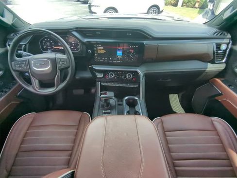 Used 2026 GMC Sierra 1500 Denali Ultimate AWD/4WD image 18