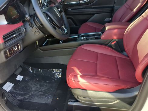 New 2026 Lincoln Corsair Reserve w/ Jet Appearance Package FWD image 11