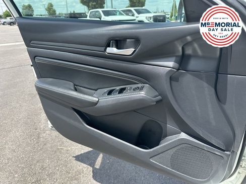Used 2020 Nissan Altima 2.5 S AWD/4WD image 19