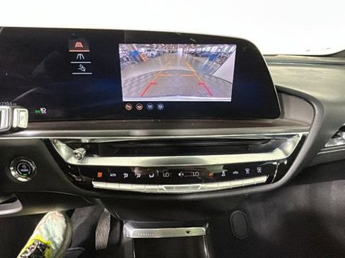 Used 2024 Cadillac Lyriq Tech AWD/4WD image 24
