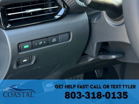 New 2025 Nissan Sentra SR w/ SR Premium Package FWD image 10