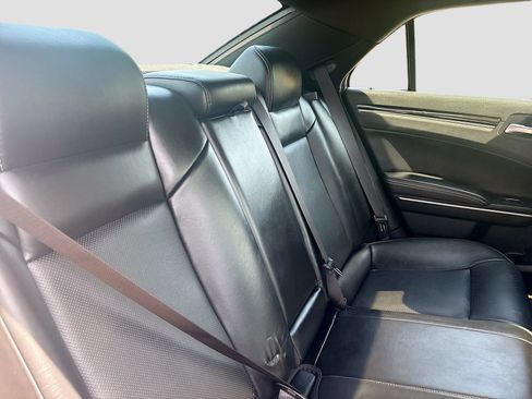 Used 2023 Chrysler 300 S w/ Comfort Group RWD image 28