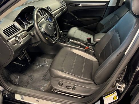 Used 2018 Volkswagen Passat 2.0T R-Line image 6