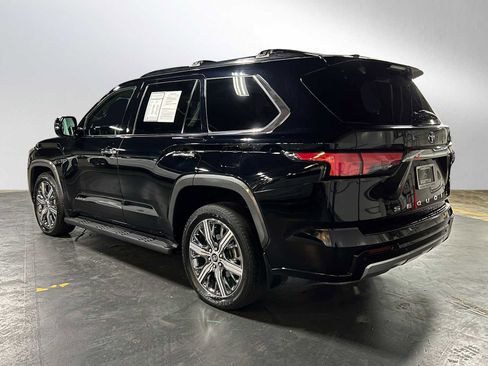 Used 2023 Toyota Sequoia Limited image 5