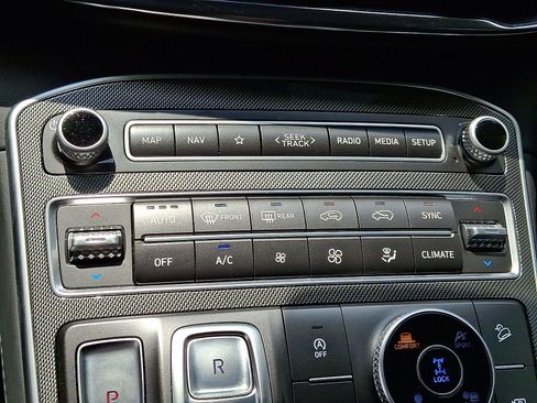 Used 2023 Hyundai Santa Fe SEL w/ Premium Package AWD/4WD image 17