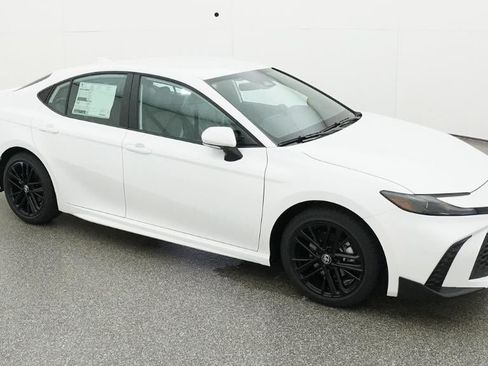 New 2026 Toyota Camry SE FWD image 12