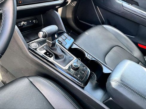 Used 2023 Kia Sportage EX image 12