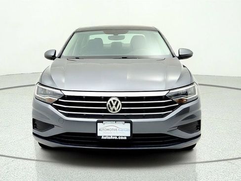 Used 2020 Volkswagen Jetta SE w/ SE Cold Weather Package FWD image 2