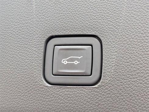 Used 2024 Chevrolet Traverse Premier w/ Redline Edition image 14