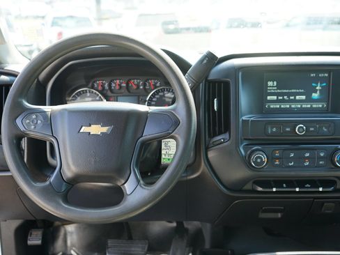 Used 2018 Chevrolet Silverado 1500 W/T w/ Trailering Package AWD/4WD image 18