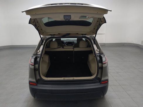 Used 2020 Jeep Cherokee Latitude FWD image 29
