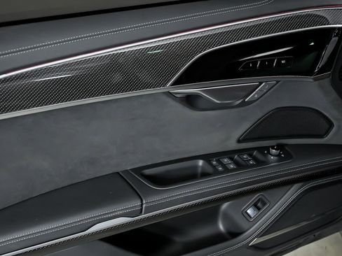Used 2022 Audi S8 AWD/4WD image 18