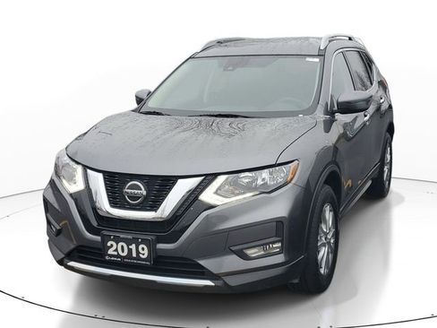Used 2019 Nissan Rogue S image 2