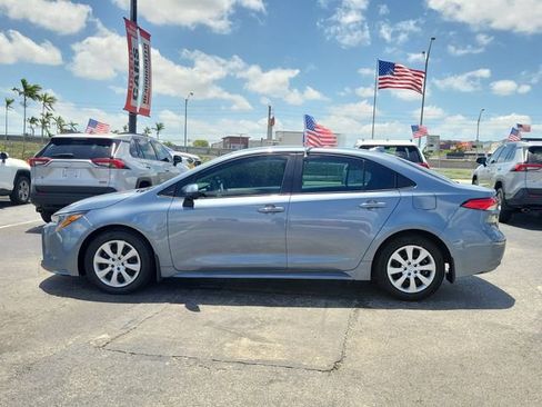 Used 2025 Toyota Corolla LE FWD image 6