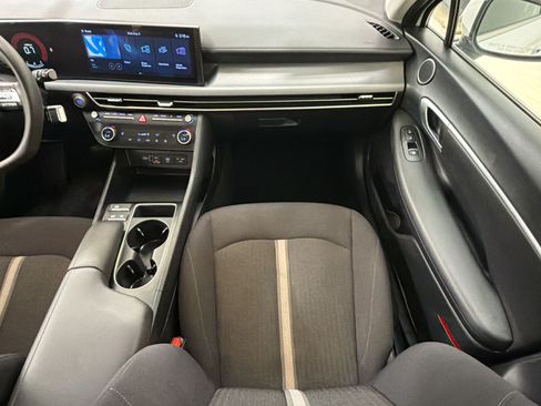 Used 2025 Hyundai Sonata SEL FWD image 30