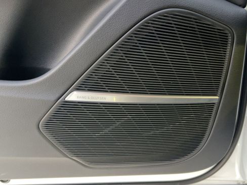 Used 2022 Audi Q8 Prestige w/ Prestige Package image 21