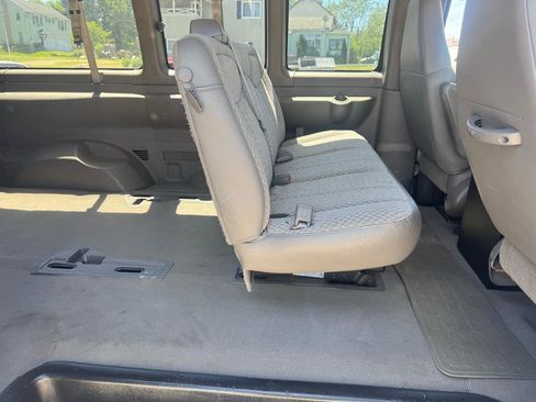 Used 2007 Chevrolet Express 1500 AWD Passenger w/ Power and Light Package image 17