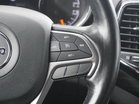 Used 2020 Jeep Grand Cherokee Altitude image 16