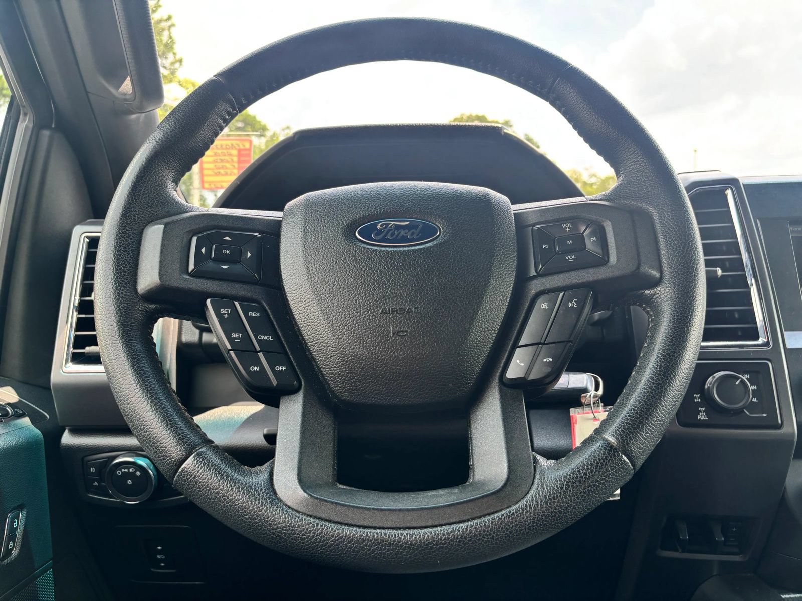 Used 2015 Ford F150 XLT w/ Equipment Group 302A Luxury AWD/4WD image 32
