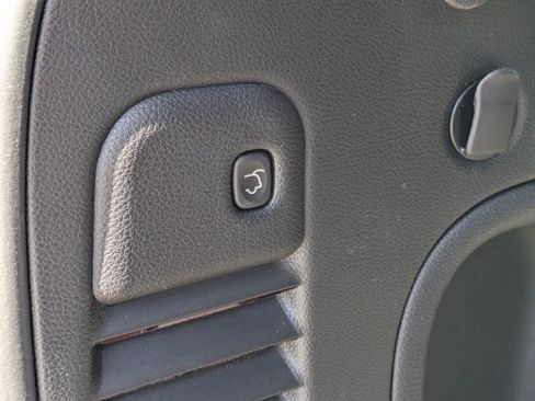 Used 2021 Jeep Grand Cherokee Laredo X image 14