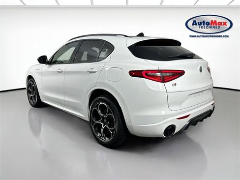 Used 2022 Alfa Romeo Stelvio Veloce image 6