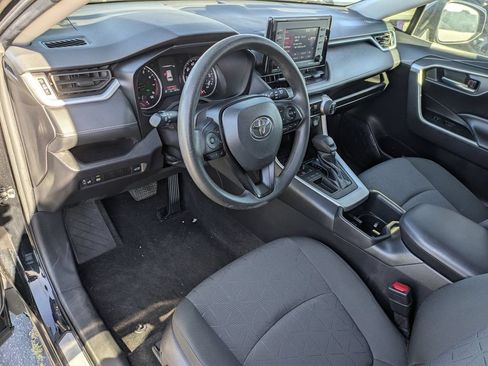 Used 2022 Toyota RAV4 XLE w/ Convenience Package FWD image 22