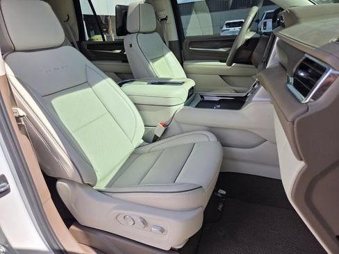 Used 2024 GMC Yukon Denali w/ Advanced Technology Package RWD image 15
