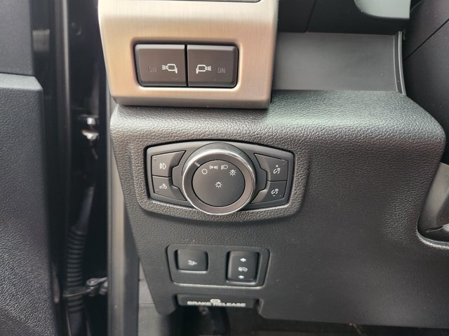 Used 2018 Ford F450 Platinum w/ Platinum Ultimate Package AWD/4WD image 21