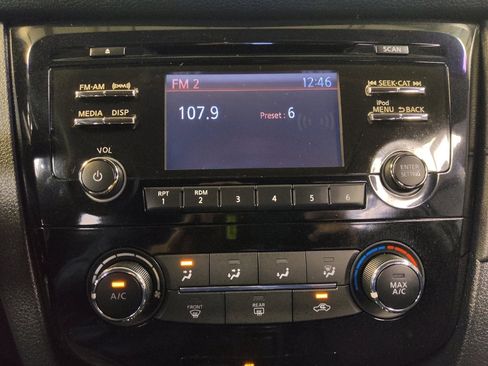 Used 2017 Nissan Rogue S image 25