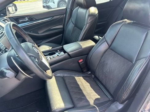 Used 2023 Nissan Maxima SR w/ Sport Mat Group FWD image 12