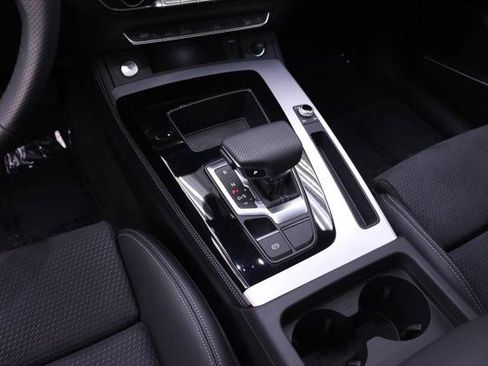 Certified 2025 Audi Q5 e Premium Plus w/ Premium Plus Package AWD/4WD image 17