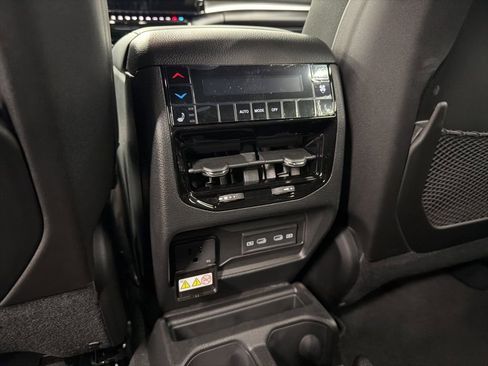 New 2026 Jeep Grand Cherokee L Limited RWD image 15