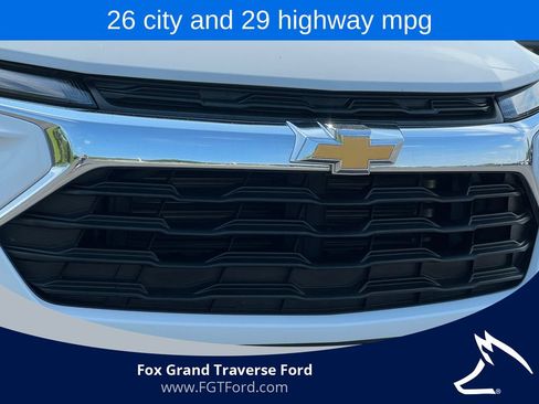 Used 2025 Chevrolet TrailBlazer LT AWD/4WD image 37