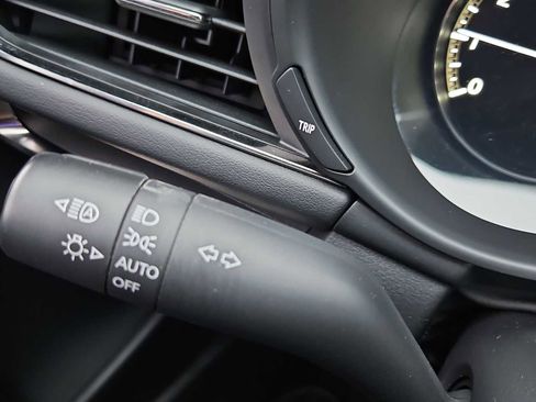 Used 2024 MAZDA MAZDA3 s image 27