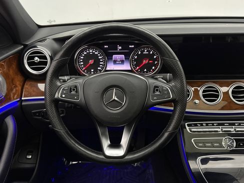 Used 2018 Mercedes-Benz E 400 4MATIC Sedan w/ Premium 1 Package image 27