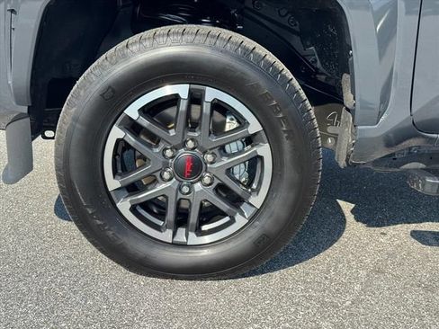 Used 2025 Toyota Tacoma TRD Sport AWD/4WD image 10