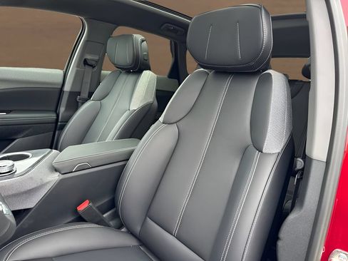 New 2027 Cadillac Optiq Luxury w/ LPO, Floor Liner Package AWD/4WD image 10
