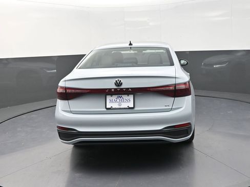 New 2026 Volkswagen Jetta SE image 7