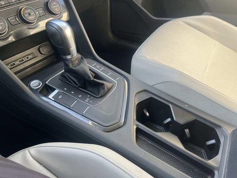 Used 2018 Volkswagen Tiguan SEL image 22