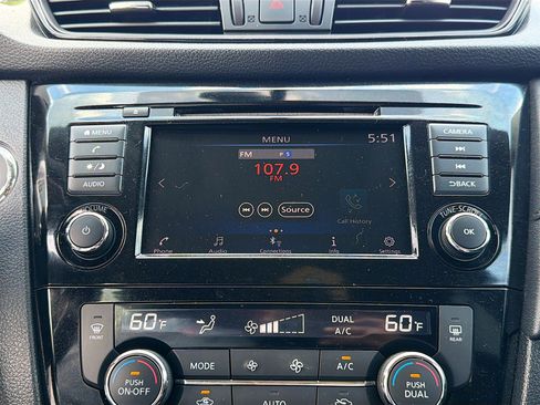 Used 2018 Nissan Rogue SV FWD image 29
