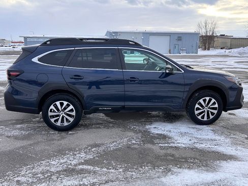 Used 2024 Subaru Outback Premium image 3
