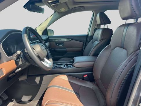 Used 2025 Honda Pilot Elite image 16