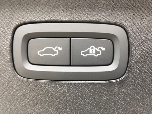 New 2025 Volvo XC90 T8 Plus w/ Protection Package Premier image 38