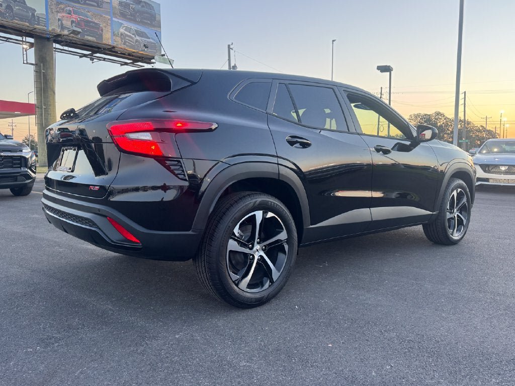 New 2026 Chevrolet Trax RS w/ Driver Confidence Package FWD image 8